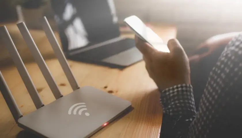 Jaki internet mobilny do domu wybrać? Porównanie ofert, prędkości i kosztów