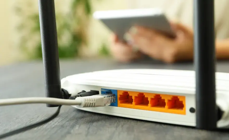 Internet radiowy czy mobilny – który wybrać, by uniknąć problemów z połączeniem?
