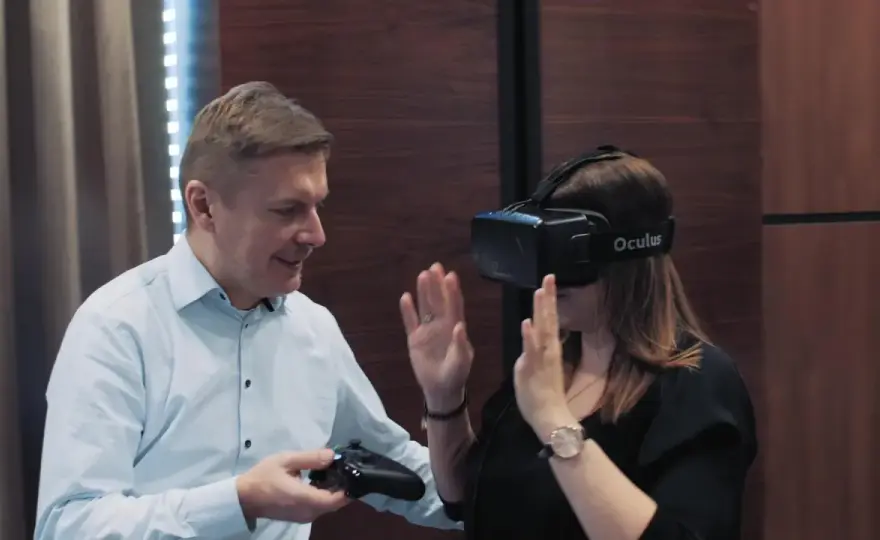 Czym jest sprzęt VR? Proste wyjaśnienie, jak działa i do czego służy